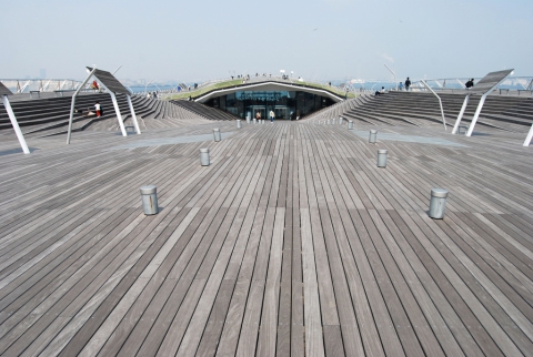 Yokohama International Passenger Terminal, Foa