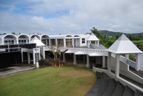Sugar Hall, Yoshikazu Makishi