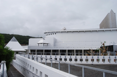 Sugar Hall, Yoshikazu Makishi