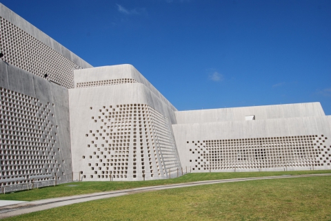 Okinawa Prefectural Museum, Ishimoto Architectural Firm, inc.