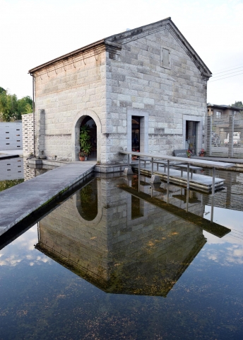 Stone Plaza, Kengo Kuma